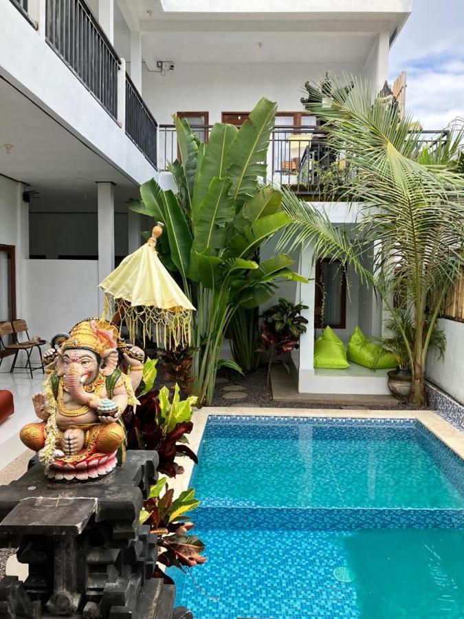 Villa Iris Homestay ウルワツ エクステリア 写真