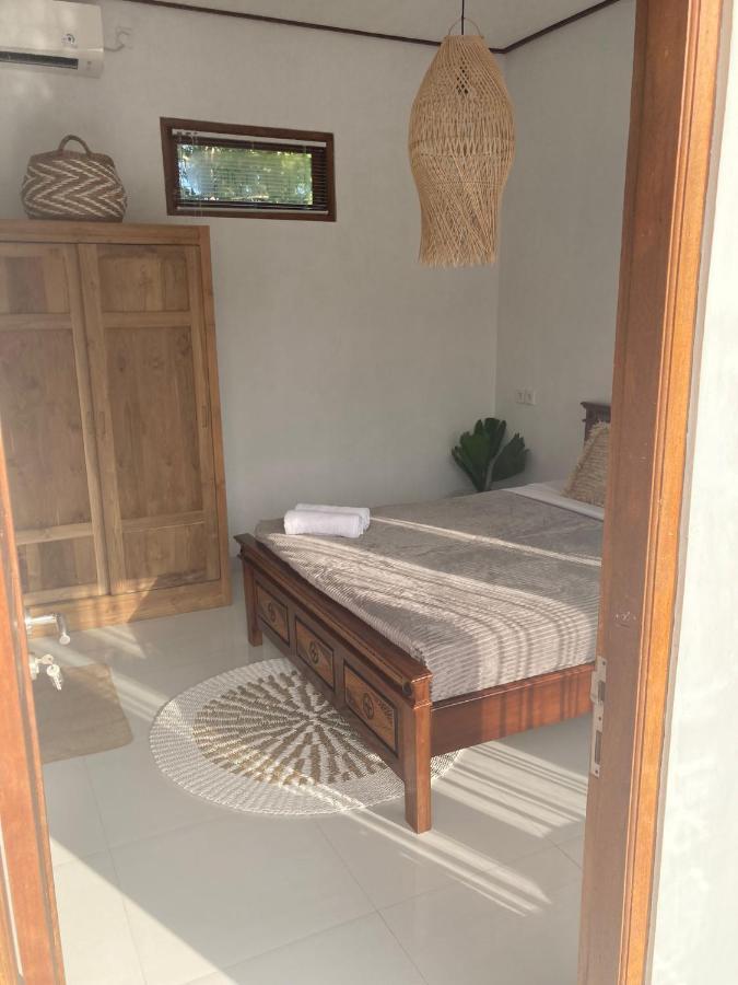Villa Iris Homestay ウルワツ エクステリア 写真
