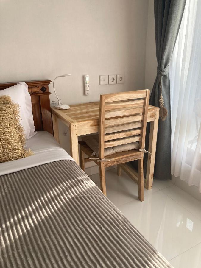 Villa Iris Homestay ウルワツ エクステリア 写真