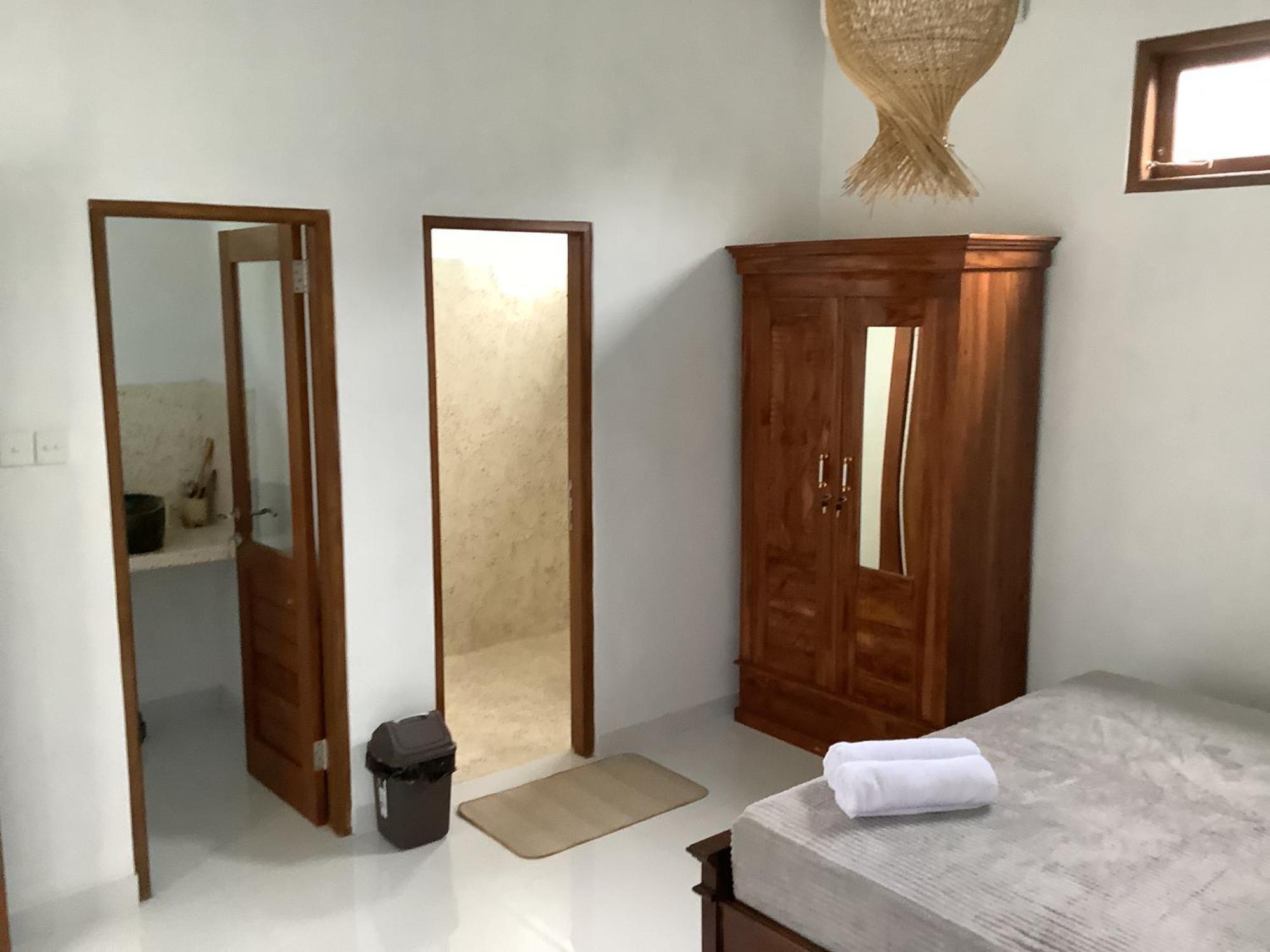 Villa Iris Homestay ウルワツ エクステリア 写真